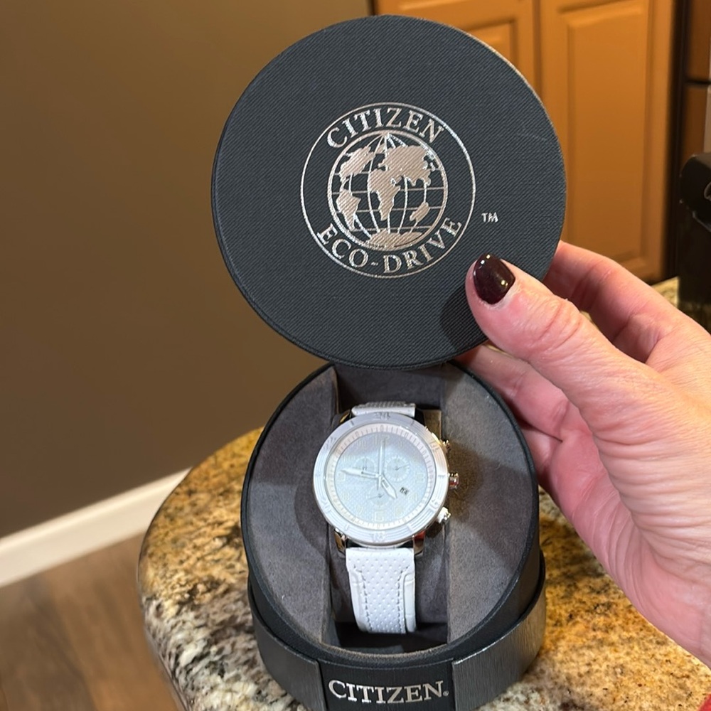 NWT unisex Citizen Eco drive watch